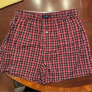 NEW Izod Men's Classic Red and Black Plaid Boxers